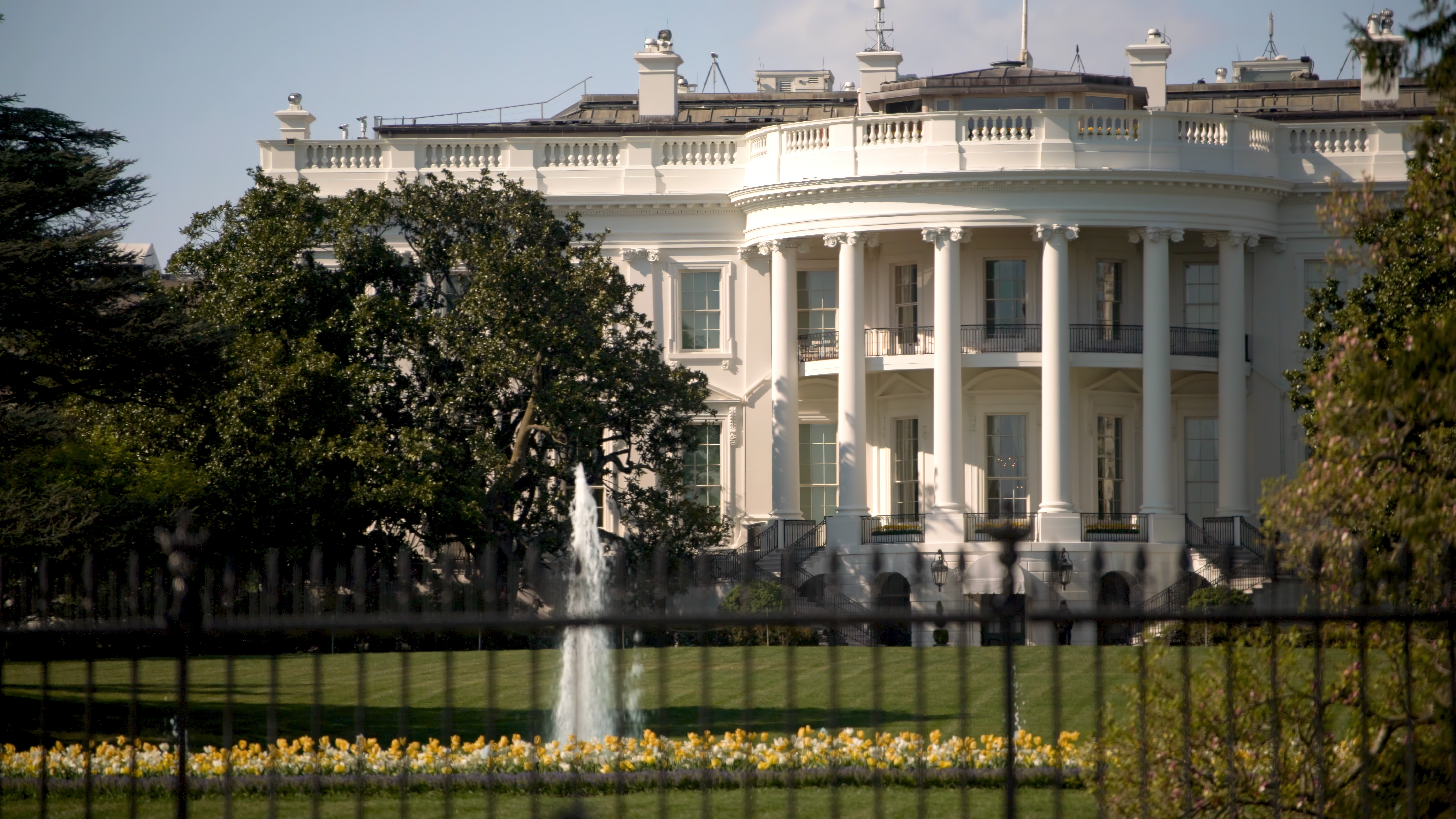 White House exterior photo